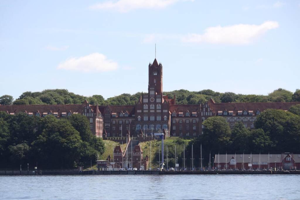 Gemuetliche Haushaelfte Mit Garten Und Terrasse Flensburg Exteriér fotografie