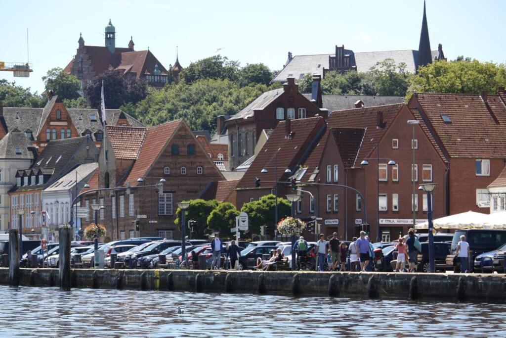 Gemuetliche Haushaelfte Mit Garten Und Terrasse Flensburg Exteriér fotografie